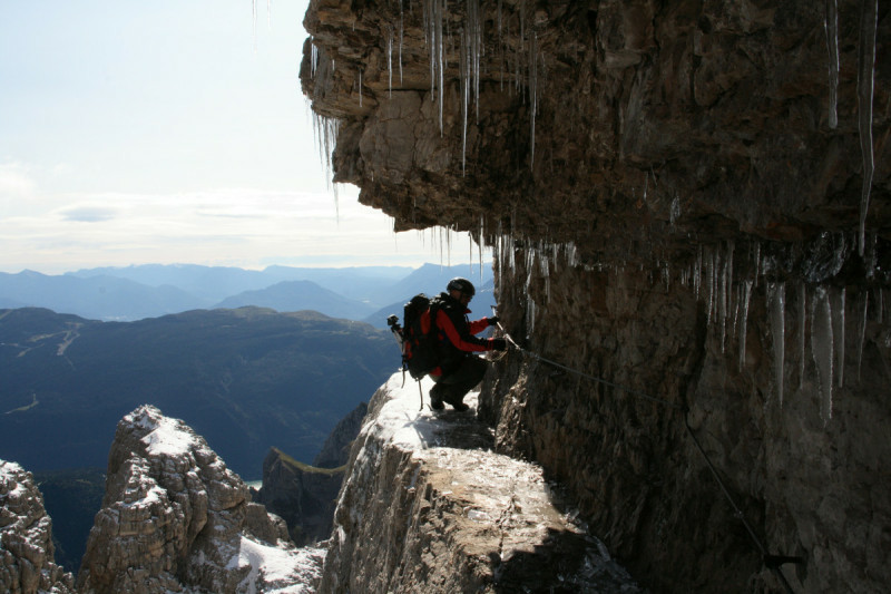 Eiszapfen und Glatteis im Klettersteig Bocchette Centrali